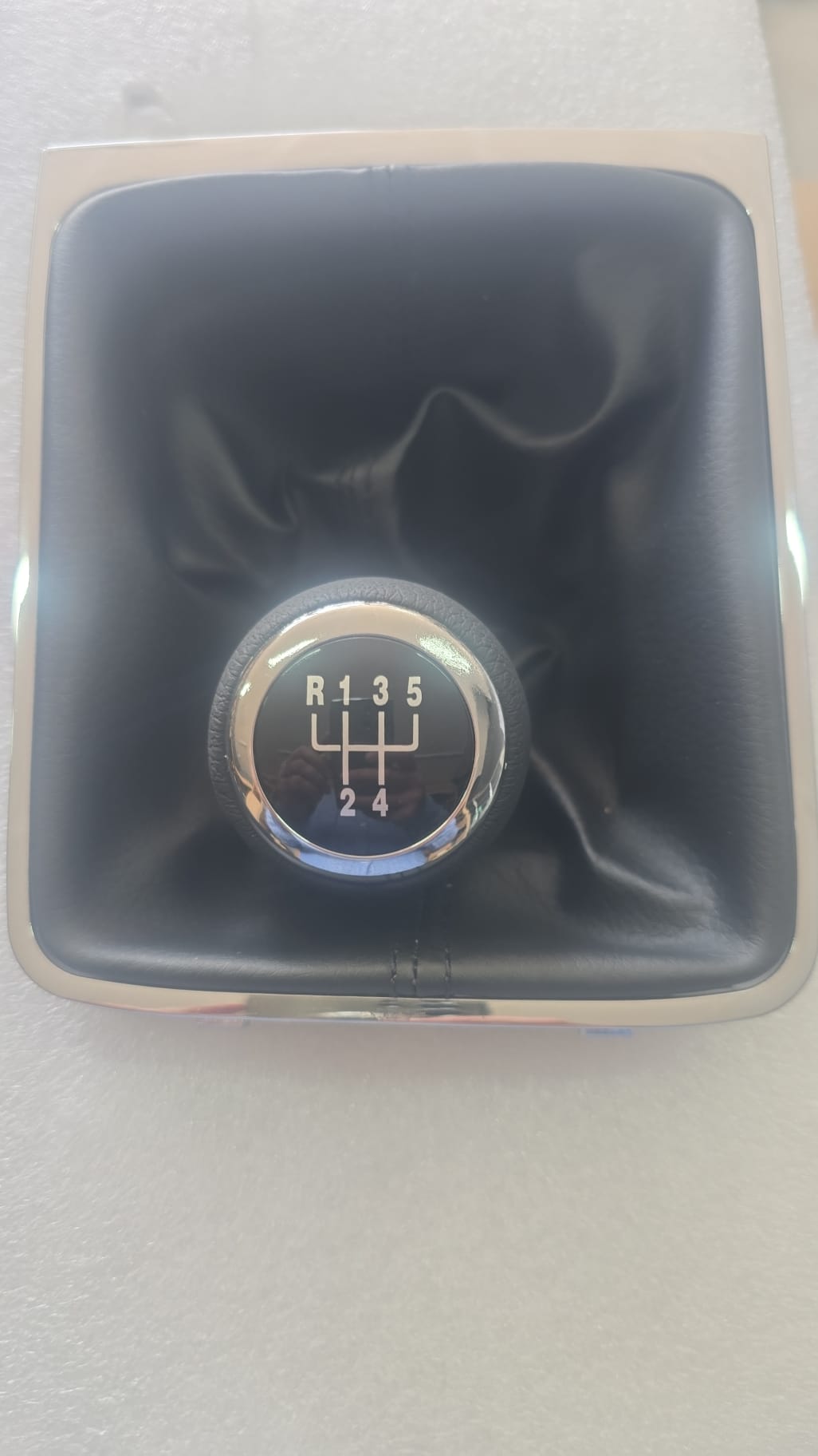 3C0711113 PASSAT 05/10 VİTES TOPUZU VE KÖRÜĞÜ 5 İLERİ Aypar Otomotiv yedek parça